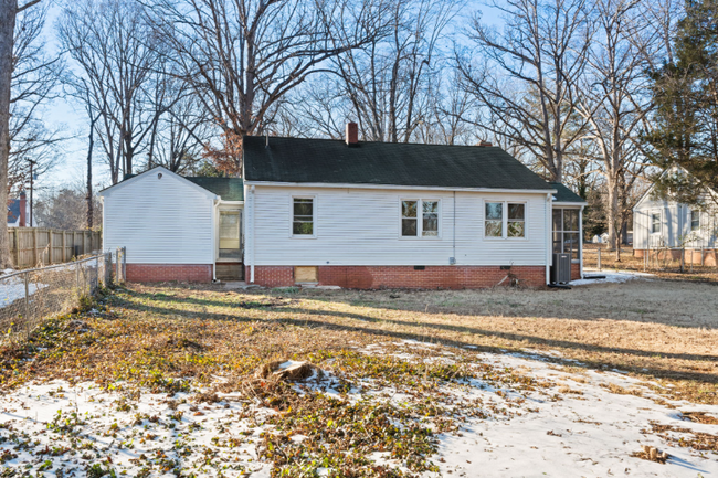 Building Photo - 3412 Yanceyville St