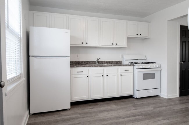 Building Photo - 3BR apartment in Scenic Hills Homes in Mid...