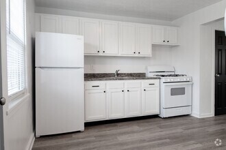 Building Photo - 3 Bedrooms | 1 Bathroom coming this June!!...