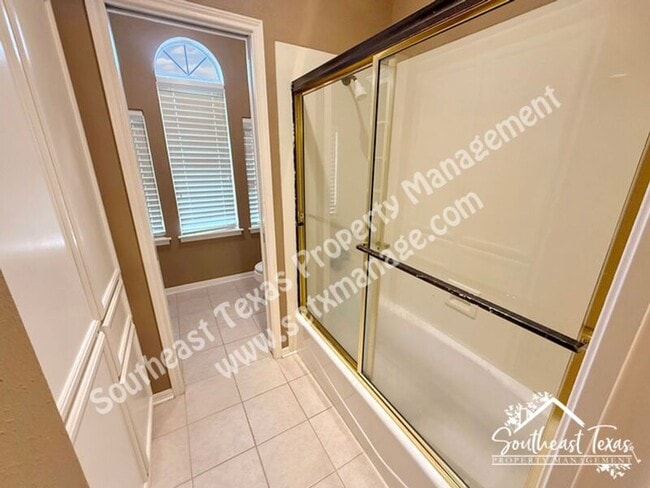 Building Photo - 4980 Littlewood Dr