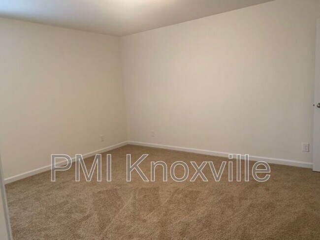 Building Photo - 5371 Calvert Ln