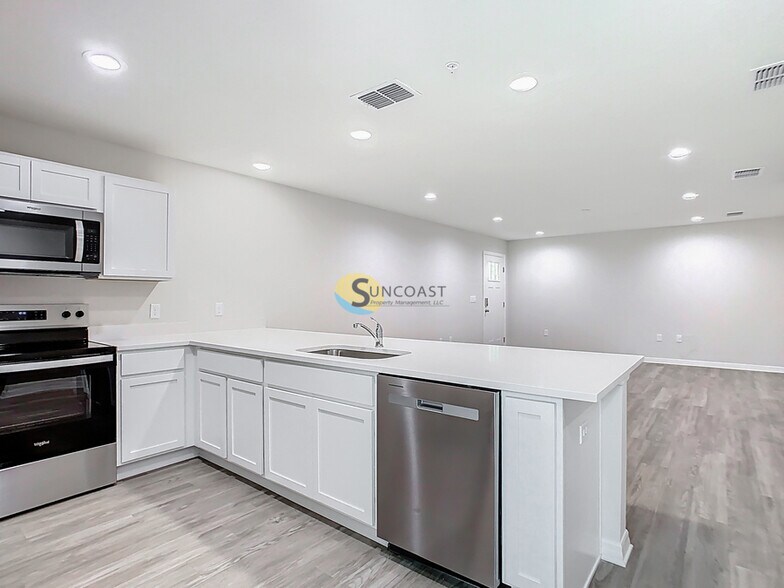 Building Photo - 3821 SW 43rd Ct