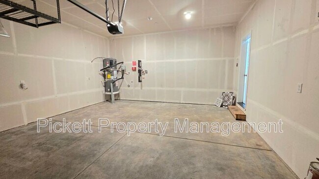 Building Photo - 1032 Baker Hts Lp