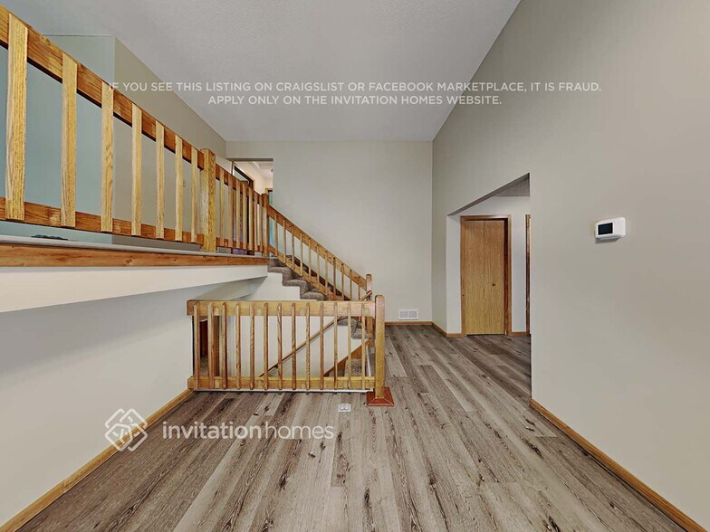 Building Photo - 5565 Knoll Dr