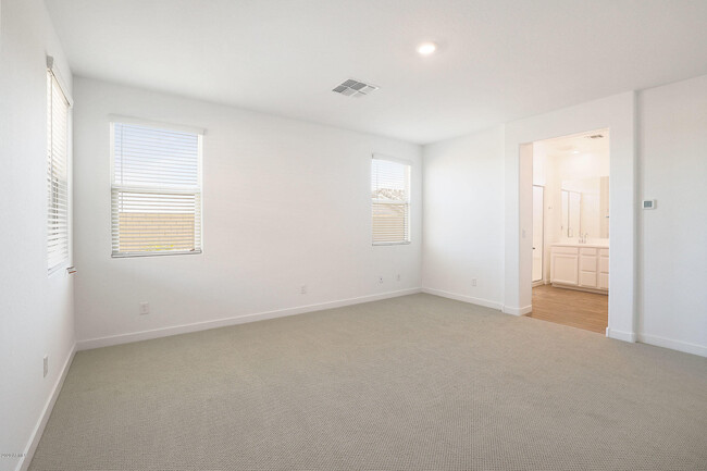 Building Photo - 16581 W Charlotte Dr