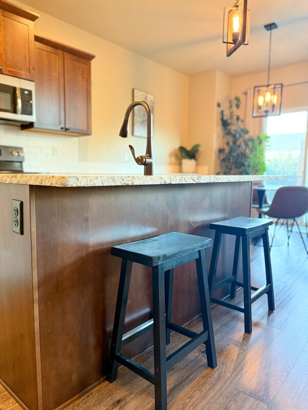 Building Photo - 724 Pioneer Dr