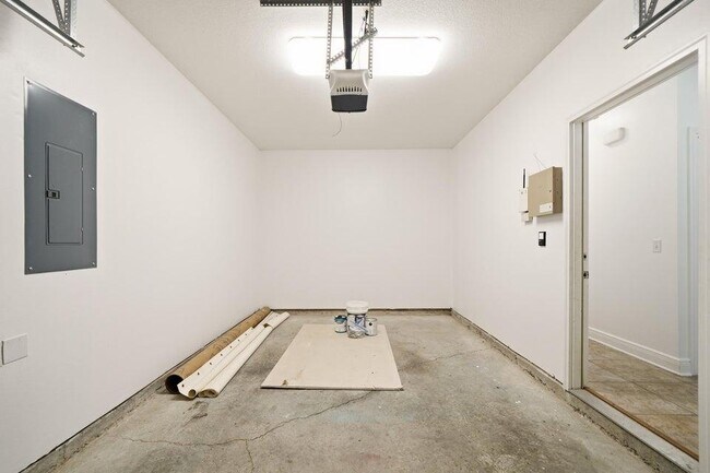 Building Photo - 2168 Hadleigh Hills Ct