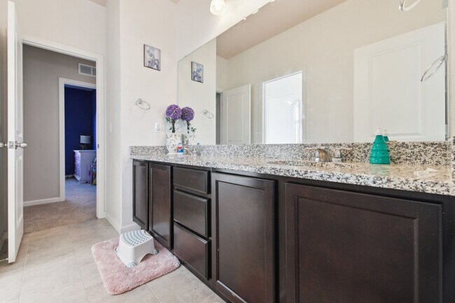 Building Photo - Check out this fantastic home nestled in the highly desirable Candelas community - Available Sept...