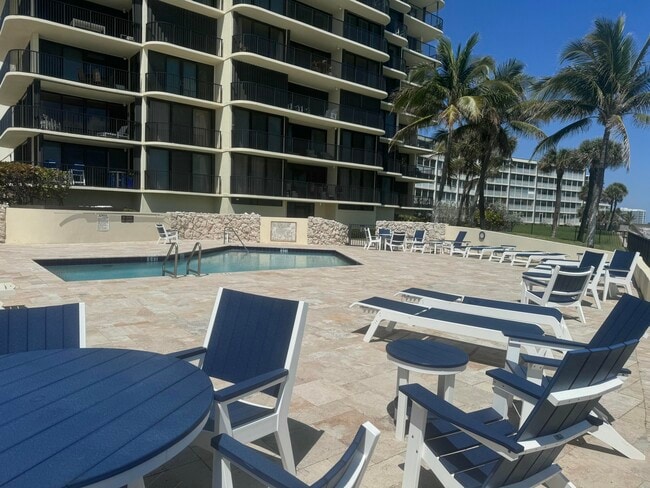 Building Photo - 200 S Beach Rd