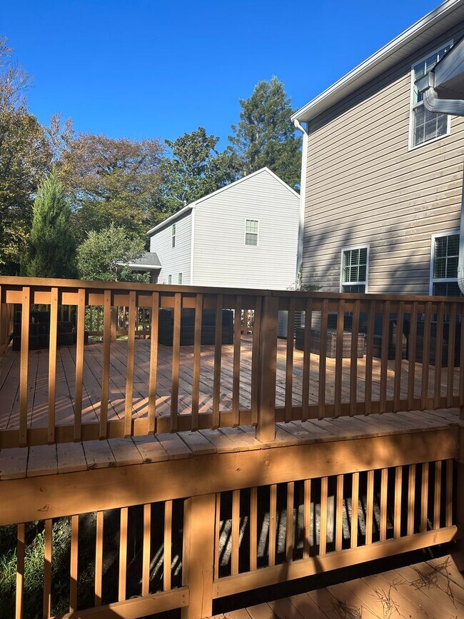 Building Photo - Ingleside