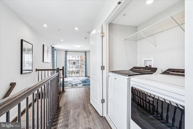 Building Photo - 9454 James MacGowan Ln