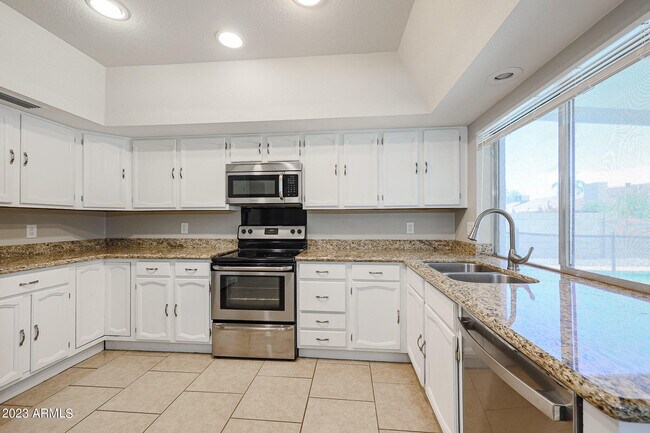 Building Photo - 6207 W Riviera Dr