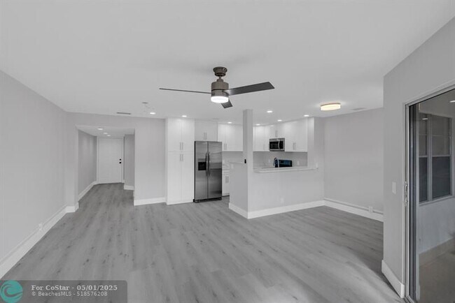 Building Photo - 12600 SW 5th Ct