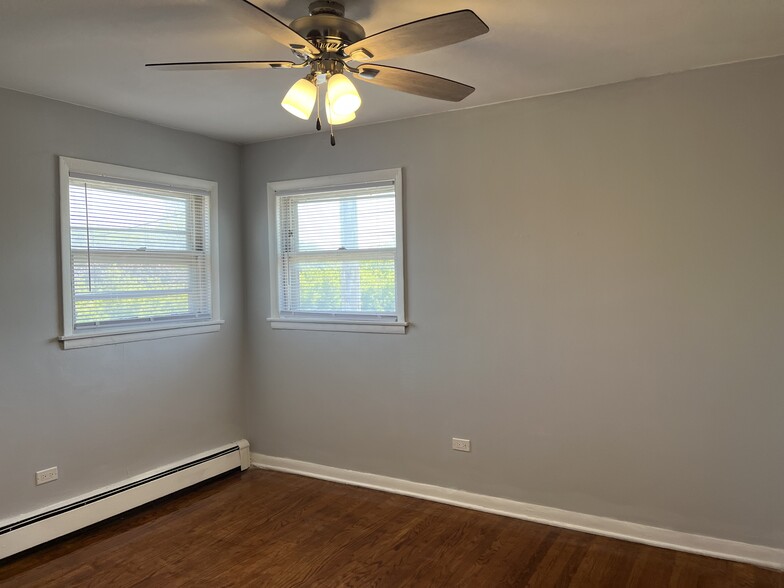 Building Photo - 3601 W 79th St