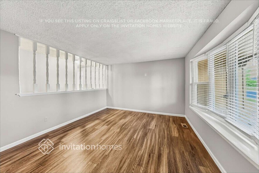 Building Photo - 2676 E 117th Way