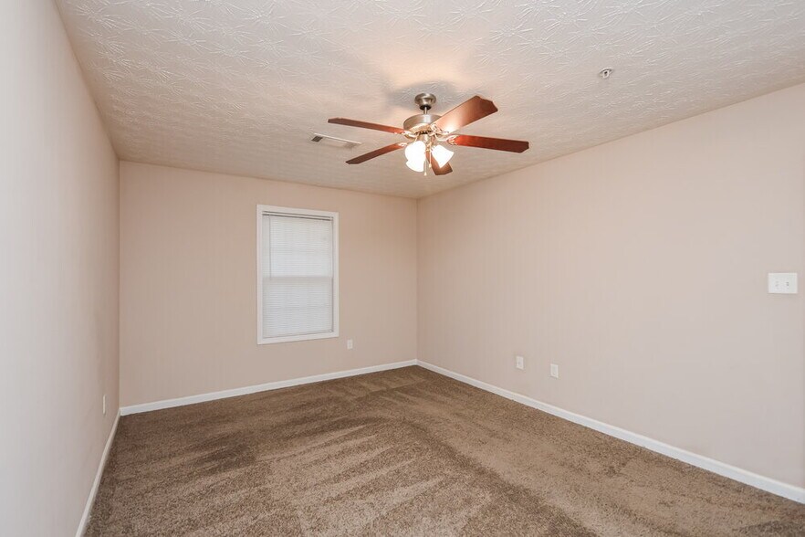 Building Photo - 1053 Wedgewood Ct NE