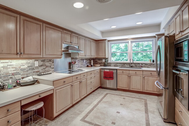 Building Photo - 720 Langford Ln NW