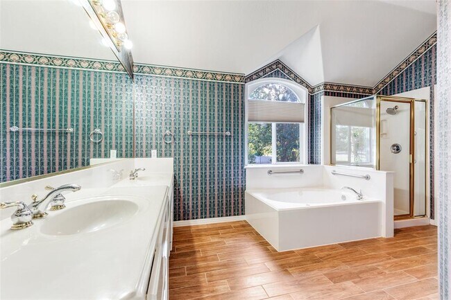 Building Photo - 6901 Bright Star Ln