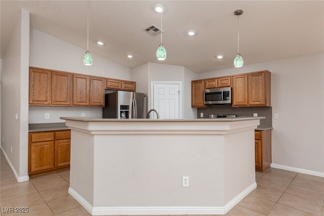 Building Photo - 6233 Double Oak St
