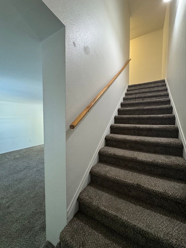 Building Photo - 1512 N Brook Ct