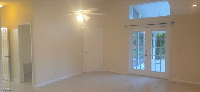 Building Photo - 526 102nd Ave N