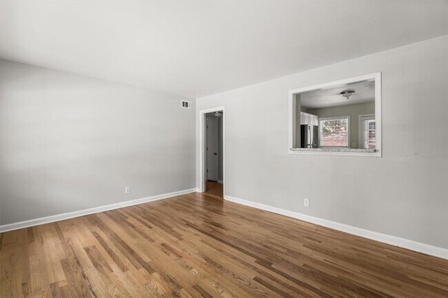 Building Photo - 190 Opal Dr
