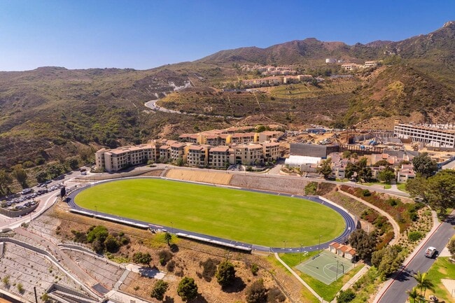 Building Photo - 3636 Malibu Country Dr