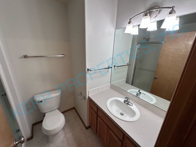 Building Photo - 1594 NE Cleveland Ave