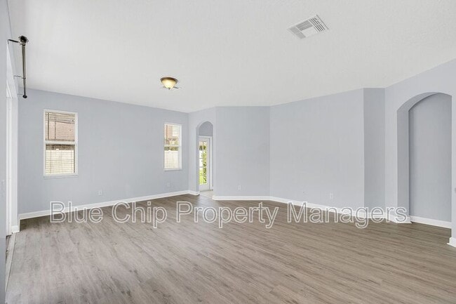 Building Photo - 10074 Iverson Dr