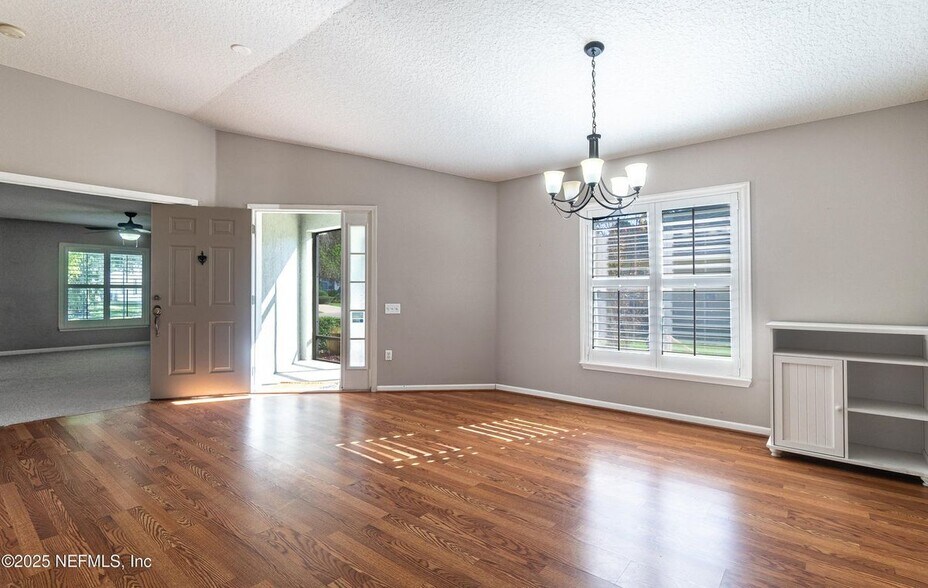 Building Photo - 1325 Fairway Village Dr