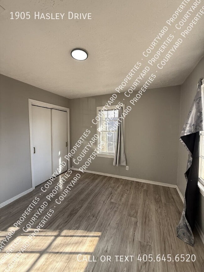 Building Photo - 1905 Hasley Dr