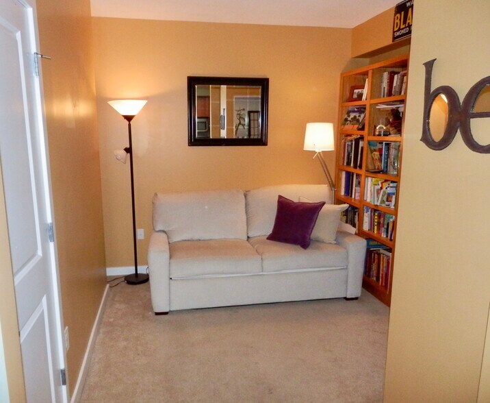 Bedroom/Den - 475 K St NW