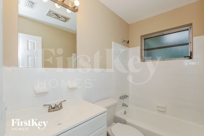 Building Photo - 231 SW 71st Terrace