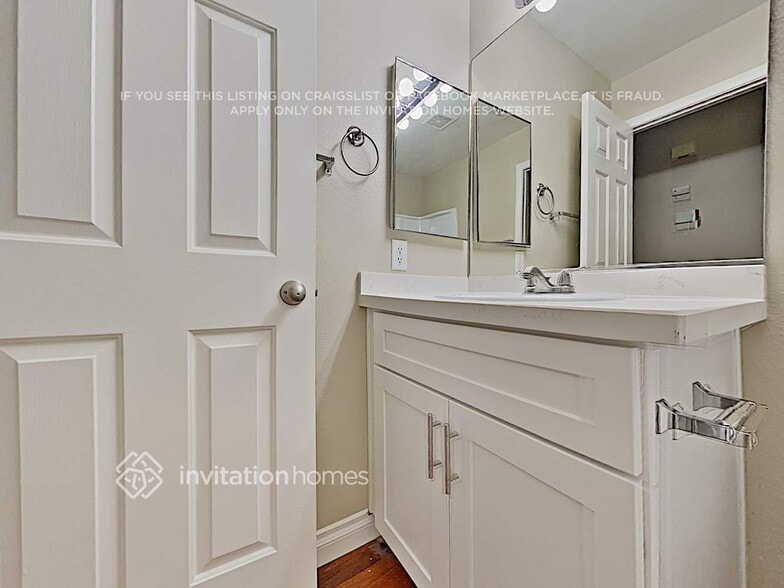 Building Photo - 1133 Coral Rainbow Ave