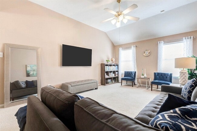 Building Photo - 15415 Longhorn Cavern Dr