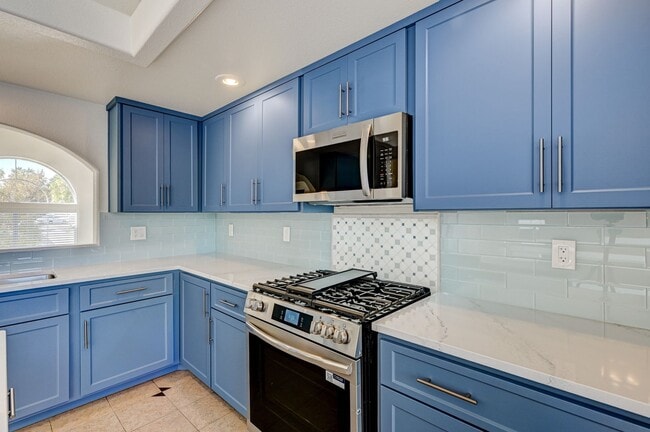 Building Photo - Tri-Level Home with Pool & Spa in Henderson, 89074