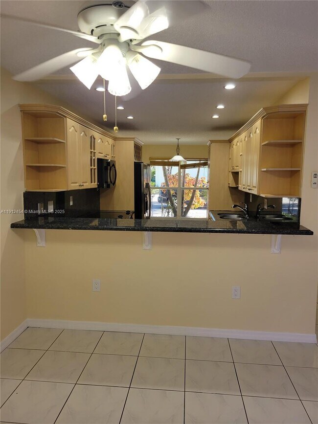 Building Photo - 2750 N 34th Ave