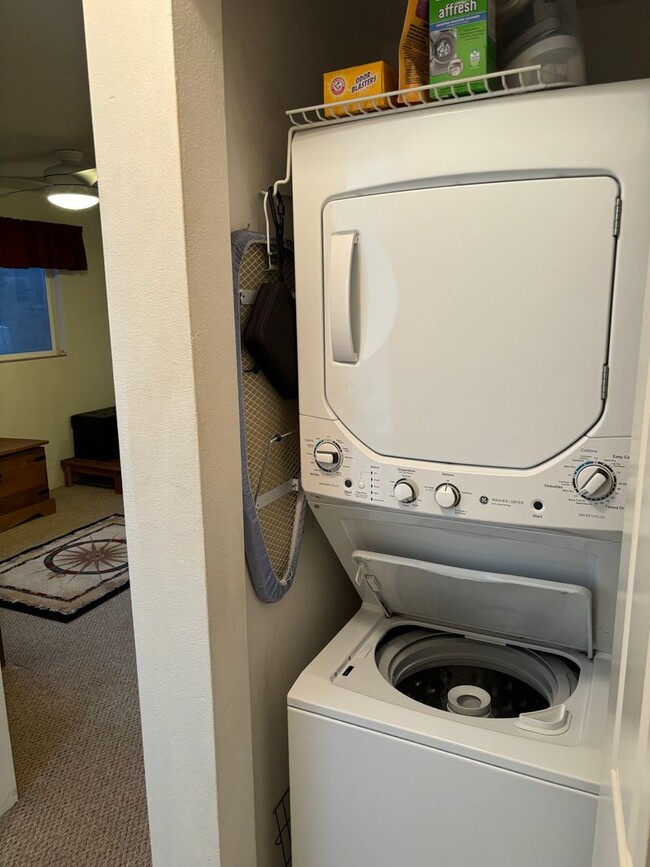 Building Photo - Move-In Ready 2BR/2BA Condo – Fully Furnished, AC, Washer/Dryer, 2 Parking stalls