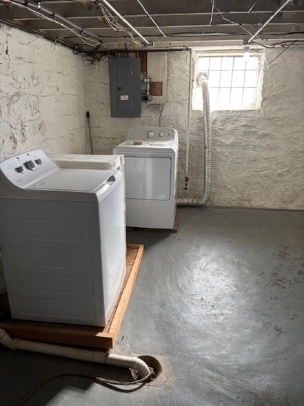 Building Photo - 5614 Chippewa St