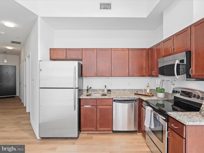Building Photo - 1414 Belmont St NW