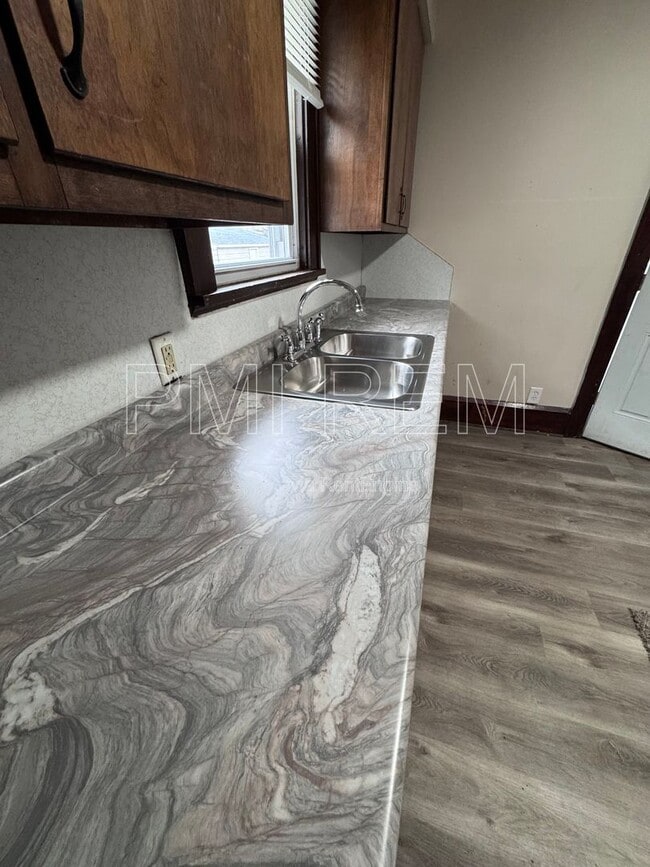 Building Photo - 1023 Harrison Ave SW