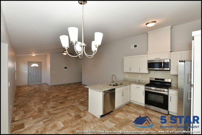 Building Photo - 13744 Flora Vista Ave