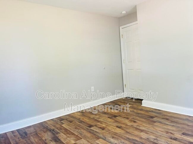 Building Photo - 113 Bingo Ln