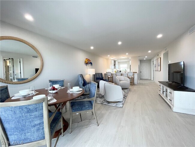 Building Photo - 12945 Vanderbilt Dr