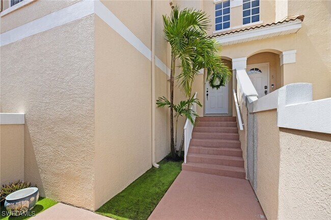 Building Photo - 8365 Excalibur Cir