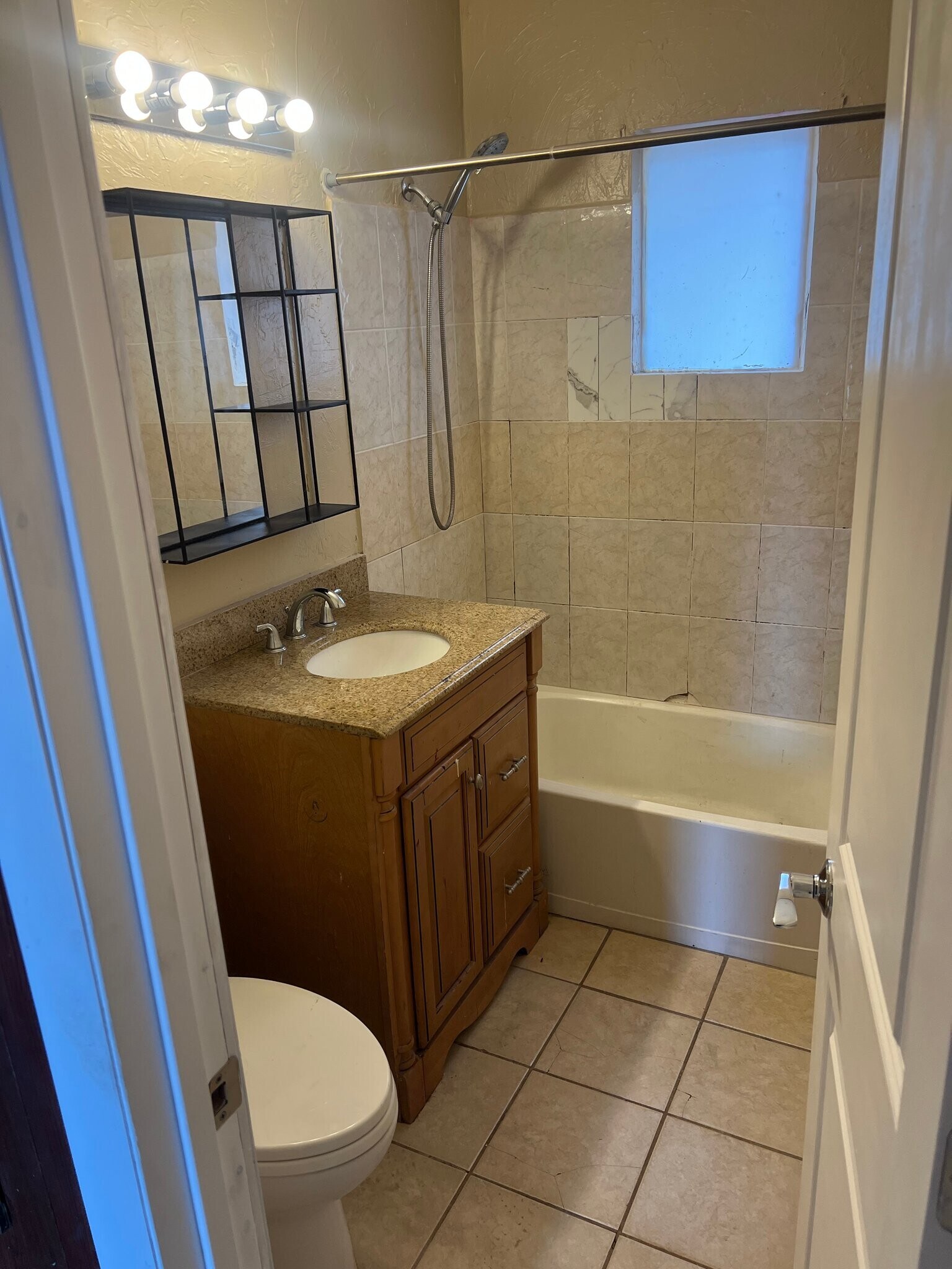 Building Photo - 1806 36th Ave W