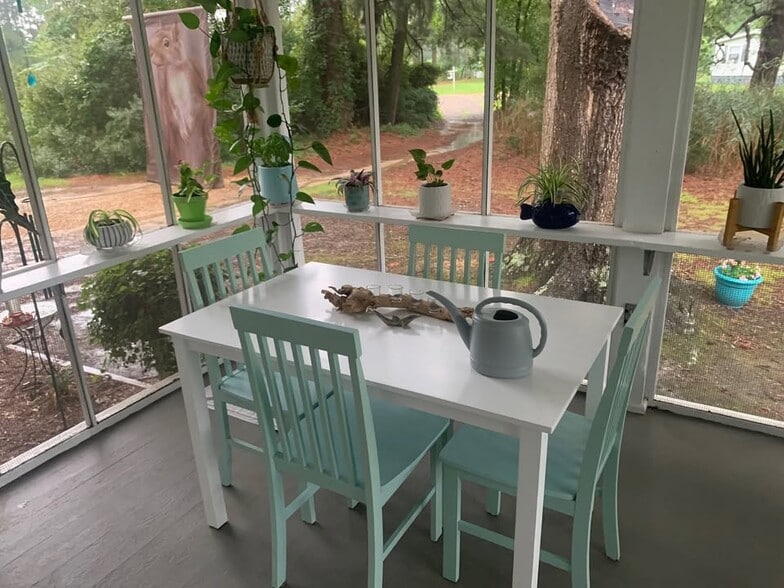 Building Photo - 152 Slate Rd