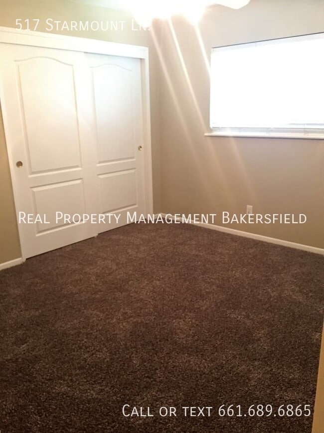 Building Photo - 517 Starmount Ln