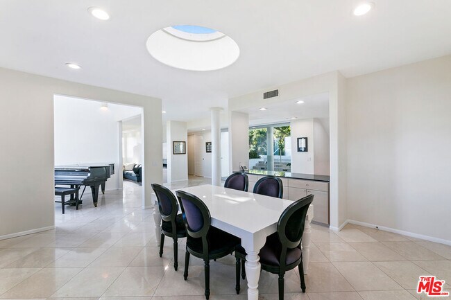 Building Photo - 30112 Cuthbert Rd