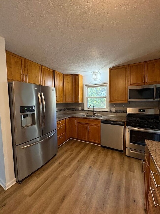 Building Photo - Three bedroom two bathroom home for rent